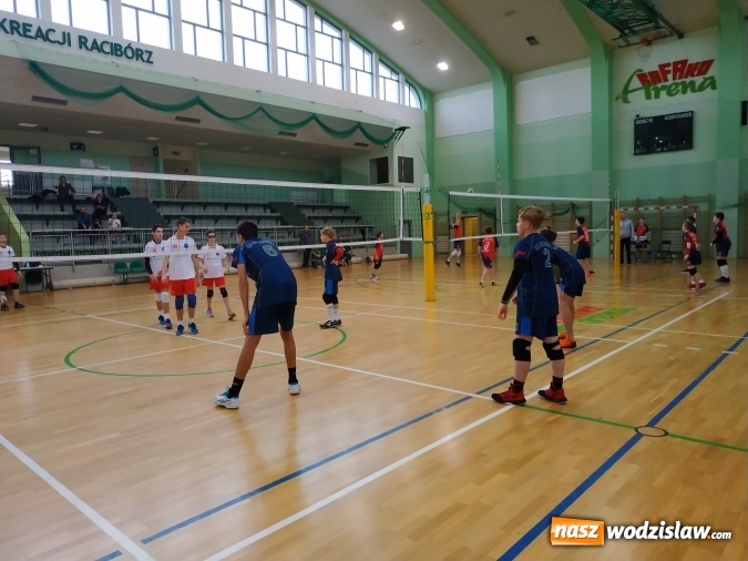 Zdjęcie w galerii na portalu naszwodzislaw.com: Siatkarski maraton w Raciborzu. Ekipa z Radlina na podium wiadomości z regionu