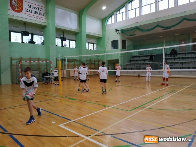 Zdjęcie w galerii na portalu naszwodzislaw.com: Siatkarski maraton w Raciborzu. Ekipa z Radlina na podium wiadomości z regionu