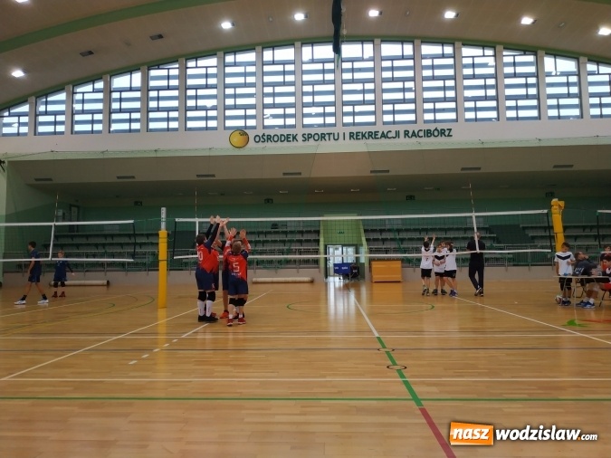 Zdjęcie w galerii na portalu naszwodzislaw.com: Siatkarski maraton w Raciborzu. Ekipa z Radlina na podium wiadomości z regionu