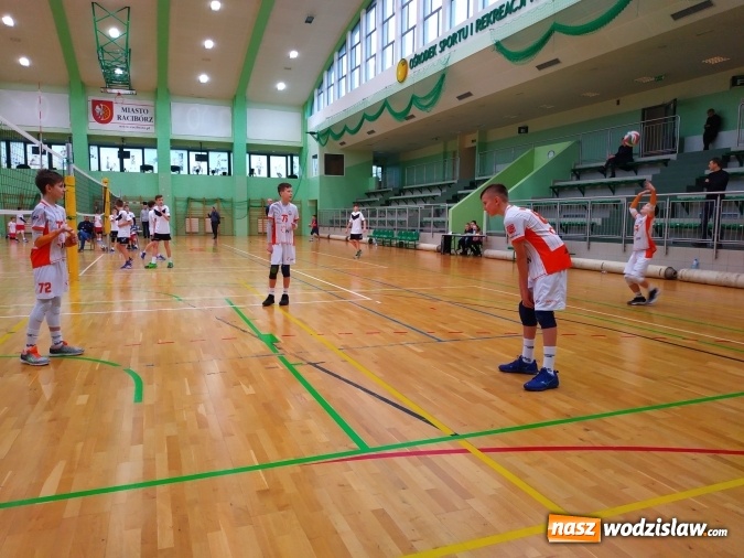 Zdjęcie w galerii na portalu naszwodzislaw.com: Siatkarski maraton w Raciborzu. Ekipa z Radlina na podium wiadomości z regionu