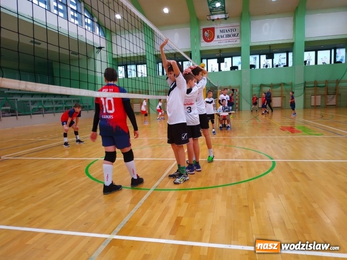 Zdjęcie w galerii na portalu naszwodzislaw.com: Siatkarski maraton w Raciborzu. Ekipa z Radlina na podium wiadomości z regionu