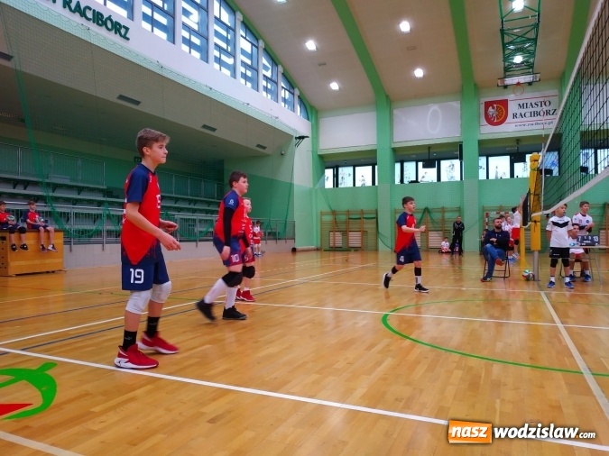 Zdjęcie w galerii na portalu naszwodzislaw.com: Siatkarski maraton w Raciborzu. Ekipa z Radlina na podium wiadomości z regionu