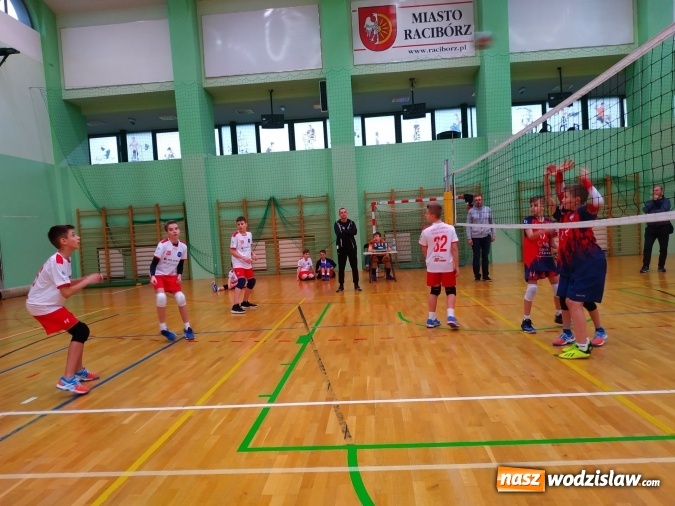 Zdjęcie w galerii na portalu naszwodzislaw.com: Siatkarski maraton w Raciborzu. Ekipa z Radlina na podium wiadomości z regionu
