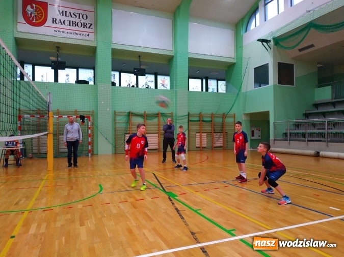 Zdjęcie w galerii na portalu naszwodzislaw.com: Siatkarski maraton w Raciborzu. Ekipa z Radlina na podium wiadomości z regionu