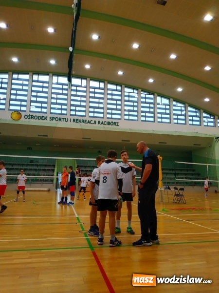 Zdjęcie w galerii na portalu naszwodzislaw.com: Siatkarski maraton w Raciborzu. Ekipa z Radlina na podium wiadomości z regionu