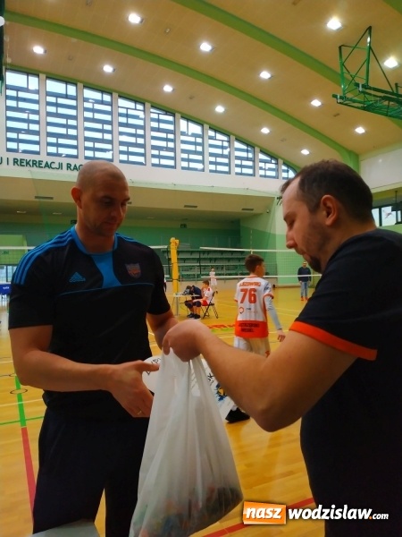 Zdjęcie w galerii na portalu naszwodzislaw.com: Siatkarski maraton w Raciborzu. Ekipa z Radlina na podium wiadomości z regionu