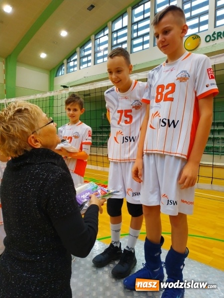 Zdjęcie w galerii na portalu naszwodzislaw.com: Siatkarski maraton w Raciborzu. Ekipa z Radlina na podium wiadomości z regionu