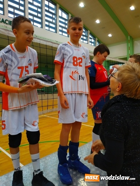 Zdjęcie w galerii na portalu naszwodzislaw.com: Siatkarski maraton w Raciborzu. Ekipa z Radlina na podium wiadomości z regionu