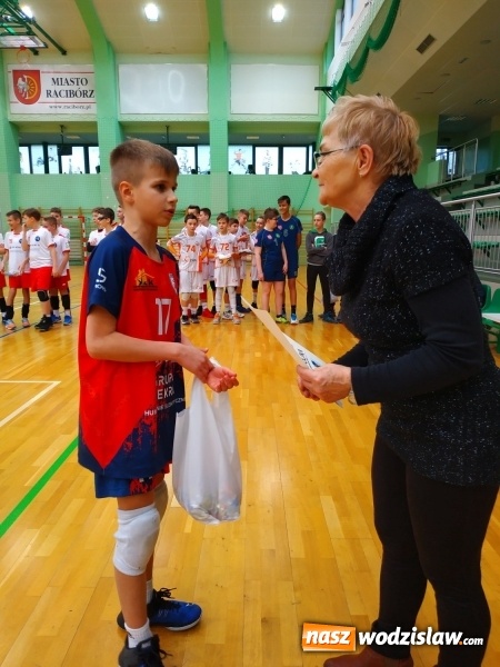 Zdjęcie w galerii na portalu naszwodzislaw.com: Siatkarski maraton w Raciborzu. Ekipa z Radlina na podium wiadomości z regionu