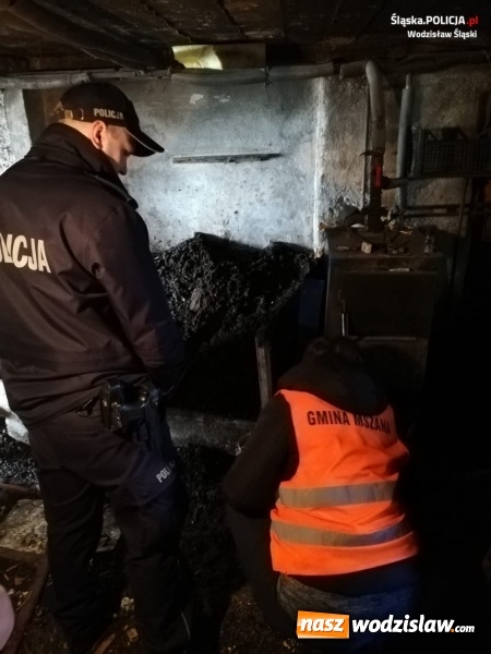 Zdjęcie w galerii na portalu naszwodzislaw.com: Policjanci i urzędnicy razem w walce ze smogiem wiadomości z regionu