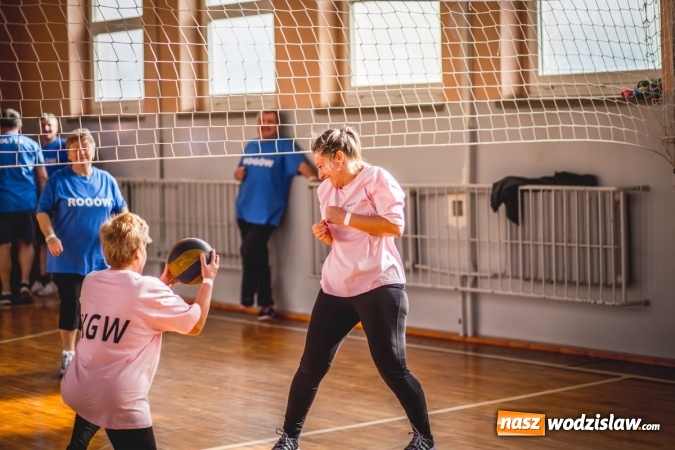 Zdjęcie w galerii na portalu naszwodzislaw.com: Charytatywny maraton fitness w Rogowie  wiadomości z regionu