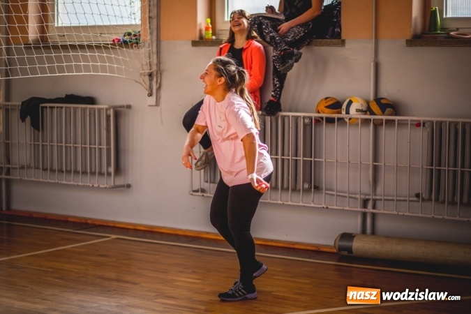 Zdjęcie w galerii na portalu naszwodzislaw.com: Charytatywny maraton fitness w Rogowie  wiadomości z regionu