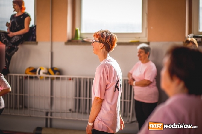 Zdjęcie w galerii na portalu naszwodzislaw.com: Charytatywny maraton fitness w Rogowie  wiadomości z regionu