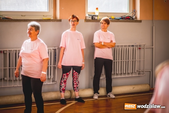 Zdjęcie w galerii na portalu naszwodzislaw.com: Charytatywny maraton fitness w Rogowie  wiadomości z regionu