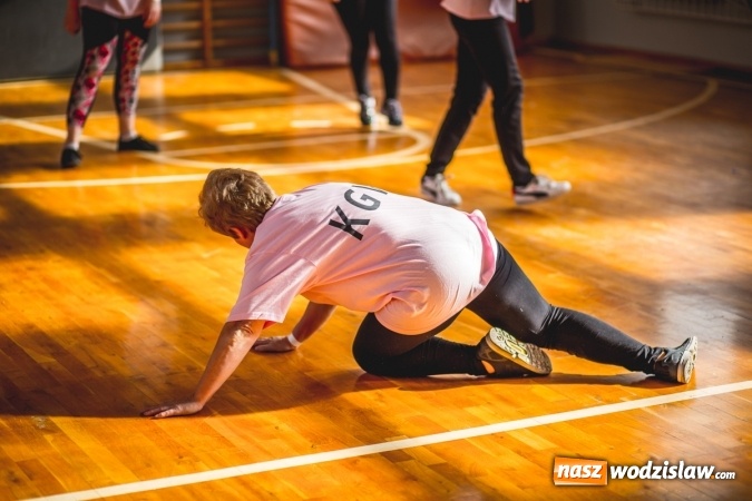 Zdjęcie w galerii na portalu naszwodzislaw.com: Charytatywny maraton fitness w Rogowie  wiadomości z regionu