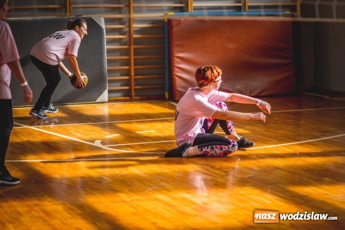 Zdjęcie w galerii na portalu naszwodzislaw.com: Charytatywny maraton fitness w Rogowie  wiadomości z regionu