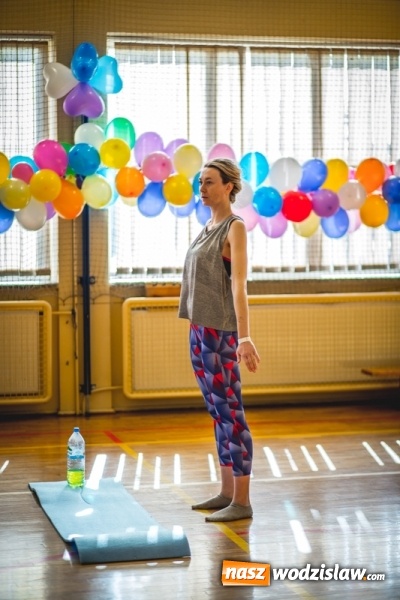 Zdjęcie w galerii na portalu naszwodzislaw.com: Charytatywny maraton fitness w Rogowie  wiadomości z regionu