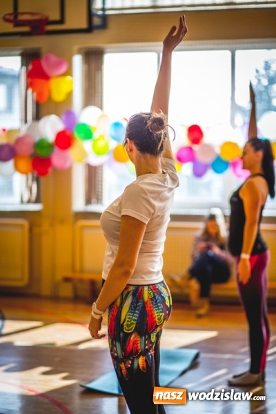 Zdjęcie w galerii na portalu naszwodzislaw.com: Charytatywny maraton fitness w Rogowie  wiadomości z regionu