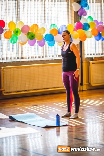 Zdjęcie w galerii na portalu naszwodzislaw.com: Charytatywny maraton fitness w Rogowie  wiadomości z regionu