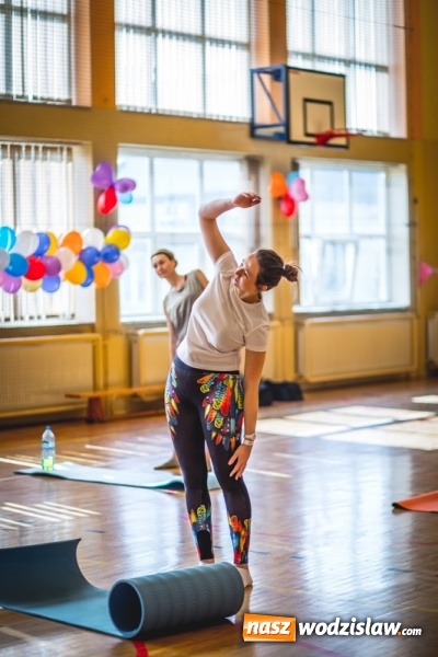 Zdjęcie w galerii na portalu naszwodzislaw.com: Charytatywny maraton fitness w Rogowie  wiadomości z regionu