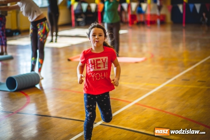 Zdjęcie w galerii na portalu naszwodzislaw.com: Charytatywny maraton fitness w Rogowie  wiadomości z regionu