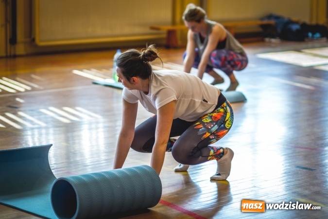 Zdjęcie w galerii na portalu naszwodzislaw.com: Charytatywny maraton fitness w Rogowie  wiadomości z regionu