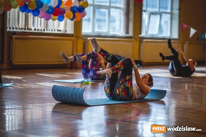 Zdjęcie w galerii na portalu naszwodzislaw.com: Charytatywny maraton fitness w Rogowie  wiadomości z regionu
