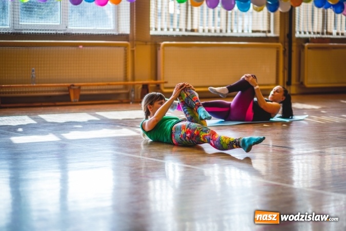 Zdjęcie w galerii na portalu naszwodzislaw.com: Charytatywny maraton fitness w Rogowie  wiadomości z regionu