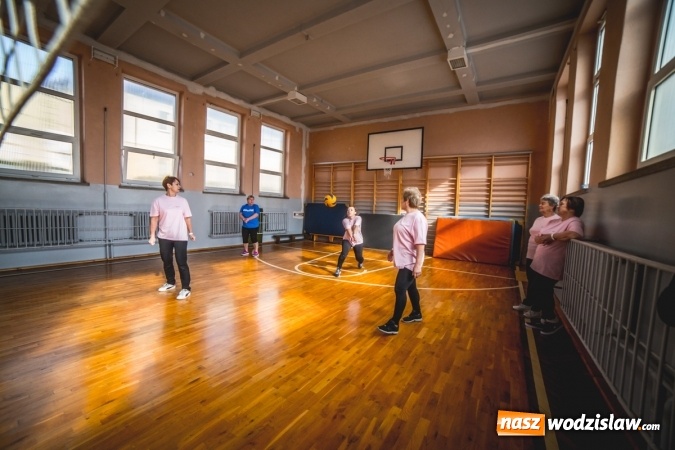 Zdjęcie w galerii na portalu naszwodzislaw.com: Charytatywny maraton fitness w Rogowie  wiadomości z regionu