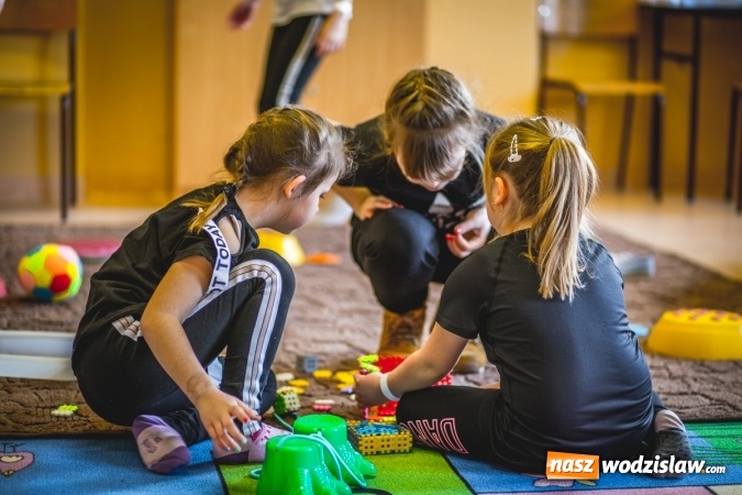 Zdjęcie w galerii na portalu naszwodzislaw.com: Charytatywny maraton fitness w Rogowie  wiadomości z regionu