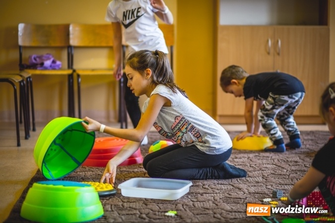 Zdjęcie w galerii na portalu naszwodzislaw.com: Charytatywny maraton fitness w Rogowie  wiadomości z regionu