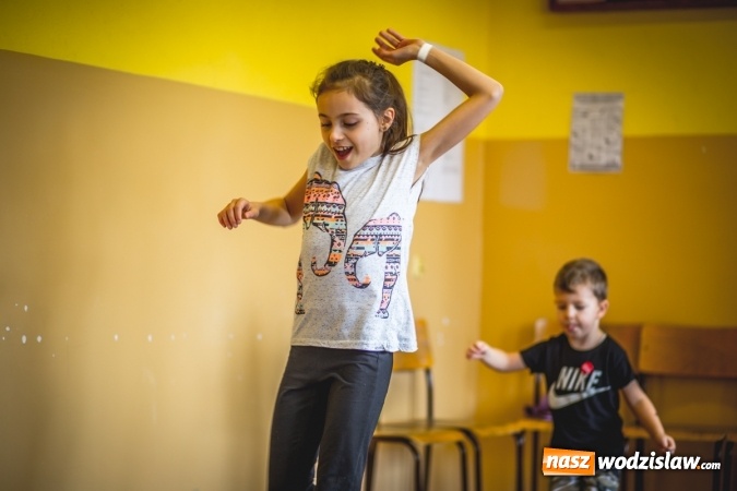 Zdjęcie w galerii na portalu naszwodzislaw.com: Charytatywny maraton fitness w Rogowie  wiadomości z regionu