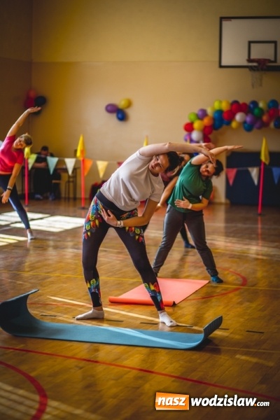 Zdjęcie w galerii na portalu naszwodzislaw.com: Charytatywny maraton fitness w Rogowie  wiadomości z regionu