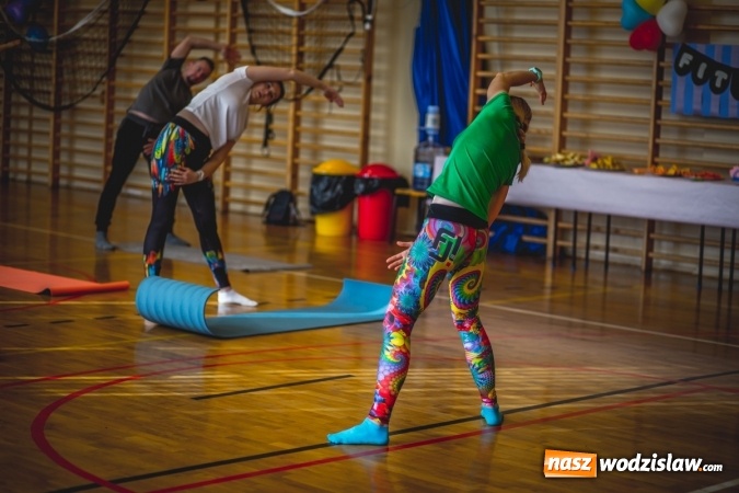 Zdjęcie w galerii na portalu naszwodzislaw.com: Charytatywny maraton fitness w Rogowie  wiadomości z regionu
