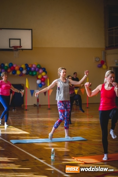 Zdjęcie w galerii na portalu naszwodzislaw.com: Charytatywny maraton fitness w Rogowie  wiadomości z regionu