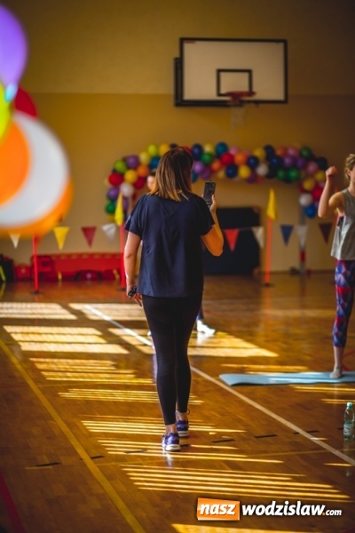 Zdjęcie w galerii na portalu naszwodzislaw.com: Charytatywny maraton fitness w Rogowie  wiadomości z regionu