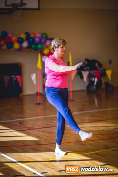 Zdjęcie w galerii na portalu naszwodzislaw.com: Charytatywny maraton fitness w Rogowie  wiadomości z regionu
