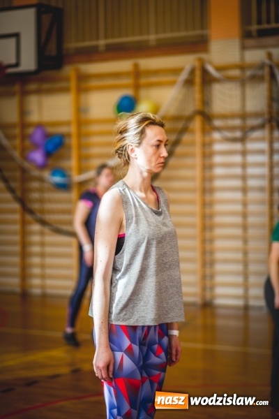 Zdjęcie w galerii na portalu naszwodzislaw.com: Charytatywny maraton fitness w Rogowie  wiadomości z regionu