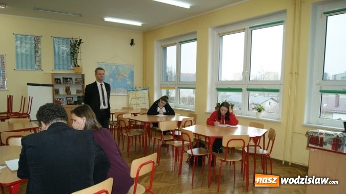 Zdjęcie w galerii na portalu naszwodzislaw.com: Szkolny etap konkursu Wybieram Wybory za nami wiadomości z regionu