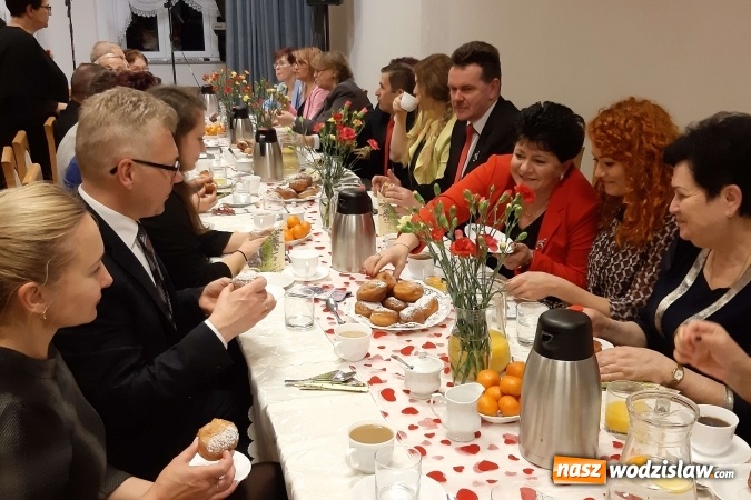 Zdjęcie w galerii na portalu naszwodzislaw.com: KGW Połomia spotkało się przy pączku wiadomości z regionu