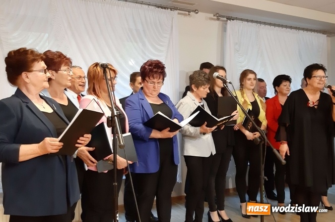 Zdjęcie w galerii na portalu naszwodzislaw.com: KGW Połomia spotkało się przy pączku wiadomości z regionu