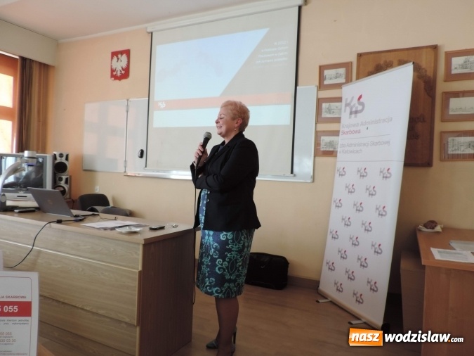 Zdjęcie w galerii na portalu naszwodzislaw.com: Walizka pełna egzotycznych pamiątek – o administracji skarbowej, podatkach i nie tylko w PWSZ w Raciborzu  wiadomości z regionu