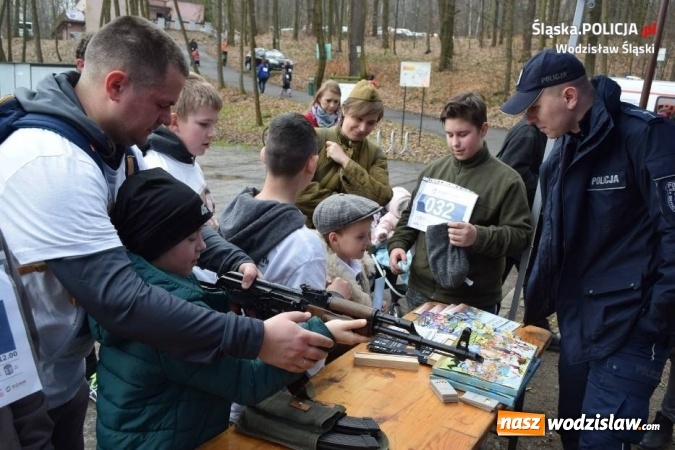 Zdjęcie w galerii na portalu naszwodzislaw.com: Wodzisławscy policjanci pobiegli Tropem Wilczym w Biegu Pamięci Żołnierzy Wyklętych wiadomości z regionu