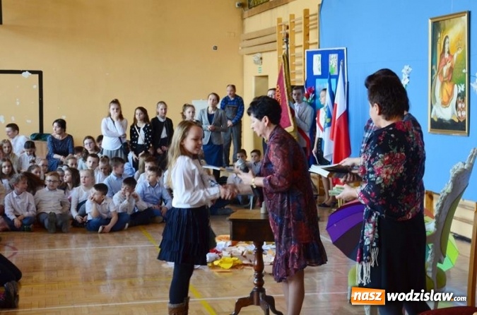 Zdjęcie w galerii na portalu naszwodzislaw.com: Święto patrona Szkoły Podstawowej w Mszanie wiadomości z regionu