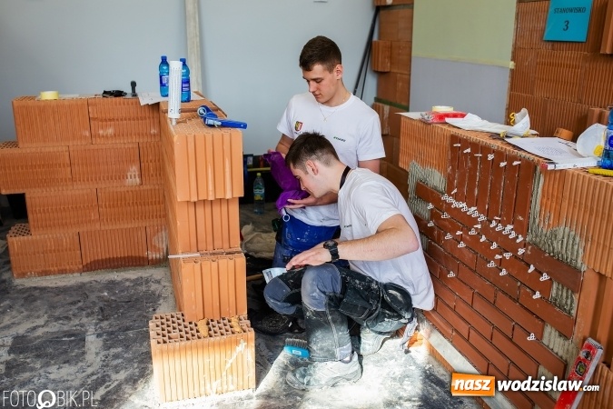 Zdjęcie w galerii na portalu naszwodzislaw.com: X Turniej Budowlany w Raciborzu. Uczniowie ZST z Wodzisławia pracowali najbezpieczniej! wiadomości z regionu