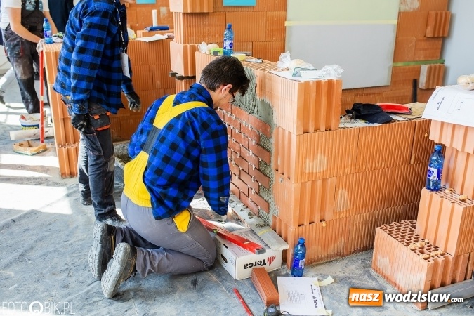 Zdjęcie w galerii na portalu naszwodzislaw.com: X Turniej Budowlany w Raciborzu. Uczniowie ZST z Wodzisławia pracowali najbezpieczniej! wiadomości z regionu