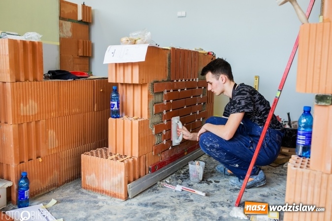 Zdjęcie w galerii na portalu naszwodzislaw.com: X Turniej Budowlany w Raciborzu. Uczniowie ZST z Wodzisławia pracowali najbezpieczniej! wiadomości z regionu