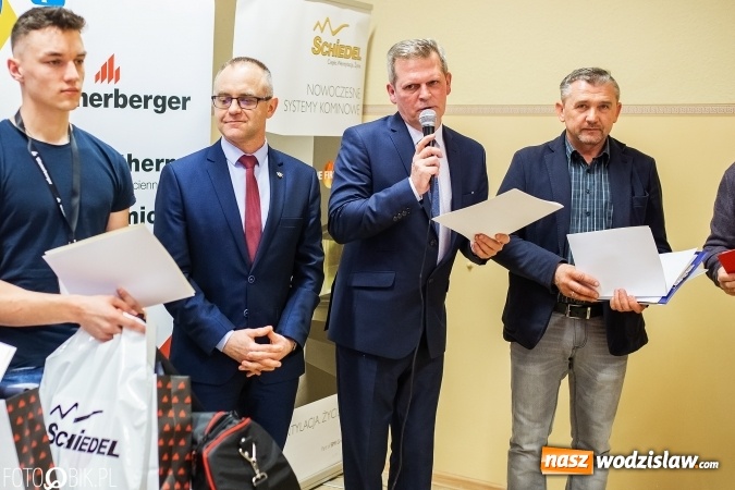 Zdjęcie w galerii na portalu naszwodzislaw.com: X Turniej Budowlany w Raciborzu. Uczniowie ZST z Wodzisławia pracowali najbezpieczniej! wiadomości z regionu