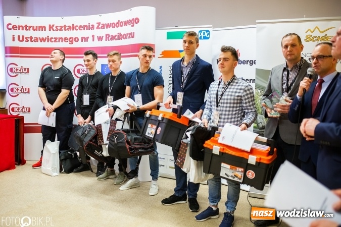 Zdjęcie w galerii na portalu naszwodzislaw.com: X Turniej Budowlany w Raciborzu. Uczniowie ZST z Wodzisławia pracowali najbezpieczniej! wiadomości z regionu