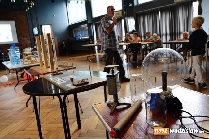 Zdjęcie w galerii na portalu naszwodzislaw.com: Klub Młodego Odkrywcy w WCK, czyli zajęcia naukowo-techniczne dla dzieci wiadomości z regionu